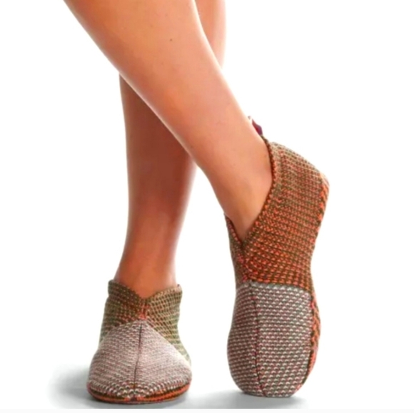 Bombas Shoes Bombas Womens Gripper Slipper Socks Dark Elm Jacquard Size Medium Poshmark